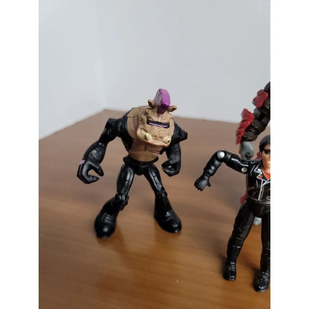 Action Figure Lot #A35